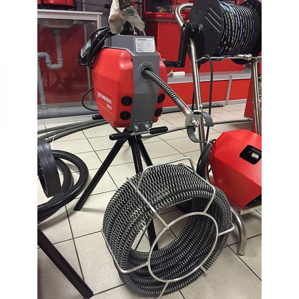 чем лучше прочистить засор в канализационной трубе